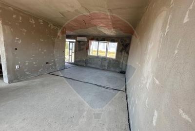 Casa  de vanzare la gri cu 4 camere,teren 552mp in Les - 10