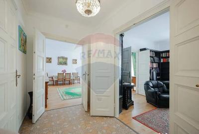 Casă cu 4 camere cu Teren 331 Mp în Central - 3