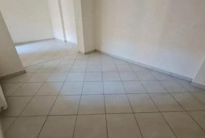 Spațiu comercial, de 110 mp, în Central - 3