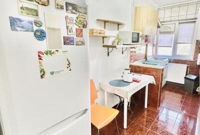 61900 euro-Garsoniera decomandata- metrou -centrala propr bloc 1981 - 5