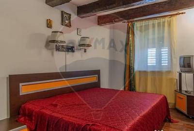Casă cu 4 camere cu Teren 5576 Mp în Bunești - 16