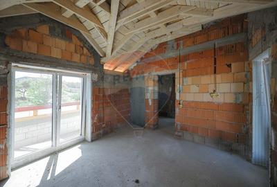De vanzare casa cu un proiect deosebit, la rosu , Str. Gheorghe Doja - 26