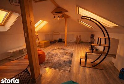 Casă cu 4 camere cu Teren 300 Mp în Central