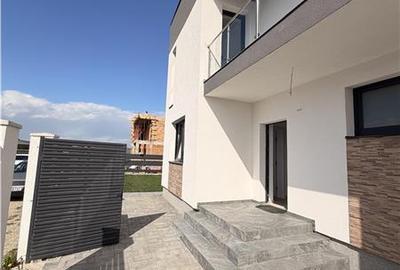 Casă individuală cu 4 camere cu Canalizare în Cristian - 18
