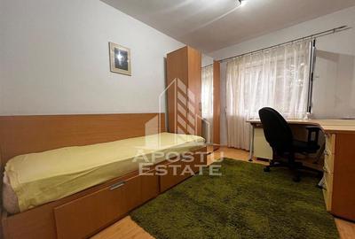 Apartament cu 3 camere, centrala proprie,decomandat in zo... - 1