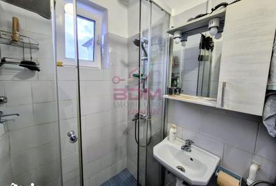 Apartament cu 2 camere semidecomandat în Micro 1 - 3