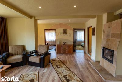 Casă cu 3 camere cu Teren 2497 Mp în Central - 12