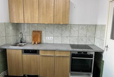 Apartament cu 3 camere decomandat si balcon in Vasile Aaron - 10