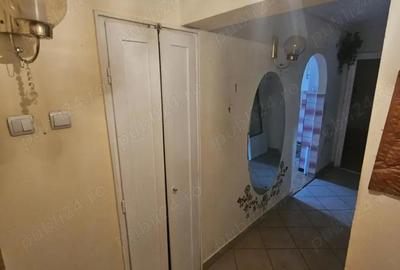 Apartament cu 3 camere în Micro 16