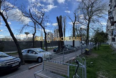 Garsonieră în Titan - 2