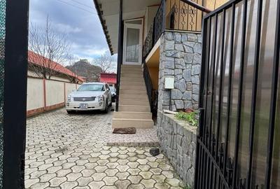 Casă cu 4 camere în Exterior Vest