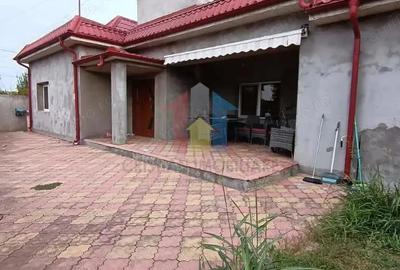 Casă cu 3 camere cu Teren 447 Mp în Chercea - 1