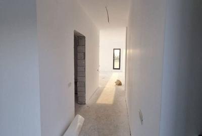 Casă cu 3 camere cu Canalizare în Valu lui Traian - 2