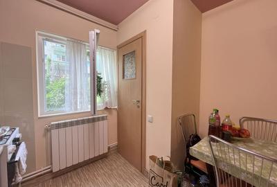 Apartament cu 3 camere semidecomandat, mobilat în Girocului - 10