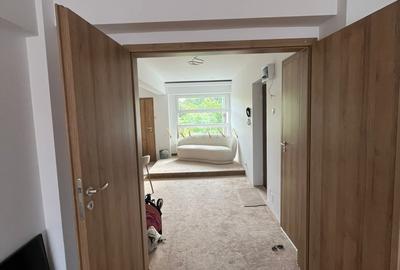 Apartament cu 3 camere semidecomandat, mobilat în Central - 2