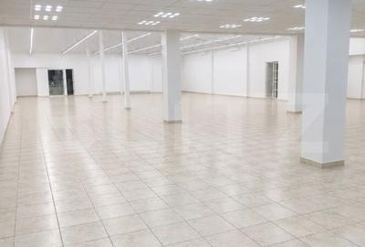 Spațiu comercial, de 800 mp, în Centura - 2