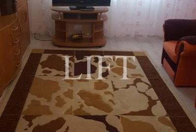 Apartament cu 3 camere decomandat în Astra