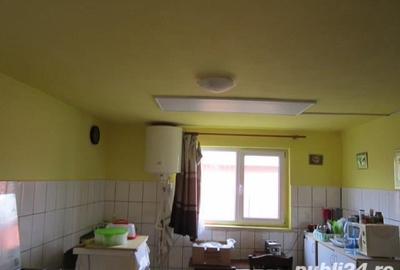 Casă cu 5 camere cu Teren 845 Mp în Căzănești - 2