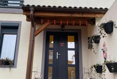 Casă cu 3 camere în Dumbrăvița