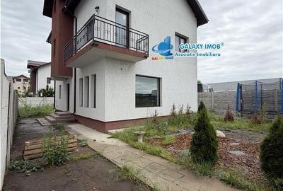 Casă cu 5 camere cu Teren 250 Mp în Central - 1