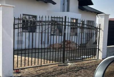 Casă cu 3 camere cu Teren 500 Mp în Central - 2