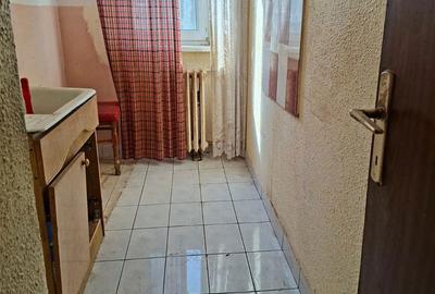 Apartament cu 3 camere semidecomandat în Central - 8