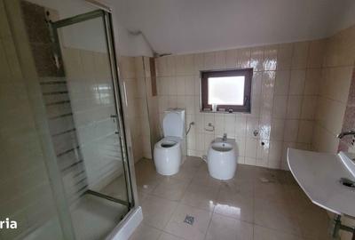 Casă cu 4 camere cu Teren 2001 Mp în Central - 8