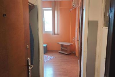 Garsonieră semidecomandată în Berceni - 2