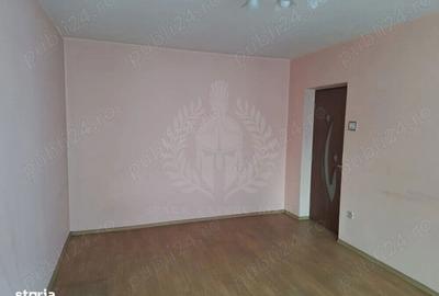 Apartament cu 3 camere decomandat în Sud
