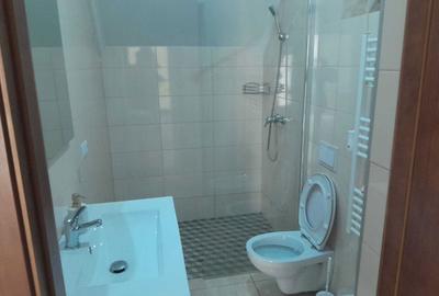 Casă cu 3 camere cu Teren 2000 Mp în Central - 7