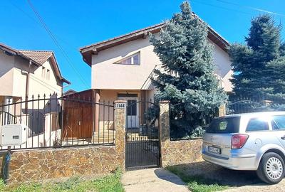 Casă individuală cu 5 camere cu Canalizare în Dealuri Oradea - 1