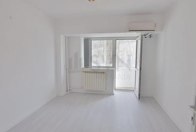 REA1023850 Apartament 2 camere cu 3 balcoane pe Bulevardul Decebal - 2