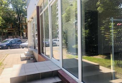 SPATIU CU VAD IN CENTRUL CIVIC LANGA MALL AFI - 2