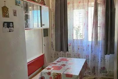 Apartament 3 camere de vanzare , Cartierul Soarelui et. 4 , 62.900 euro neg. - 7