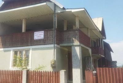 Casă cu 4 camere în Central - 1