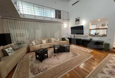 Casă cu 6 camere cu Teren 790 Mp în Cetate