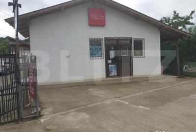 Spațiu comercial, de 40 mp, în Central - 4