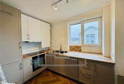 Apartament cu 3 camere decomandat în Cristian - 2