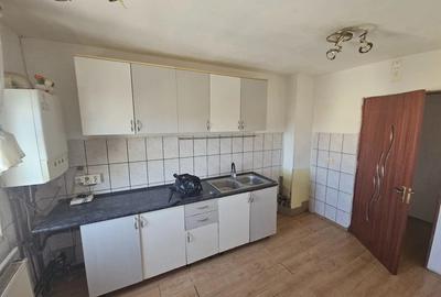 Apartament 3 camere cf 1 decomandat - 1