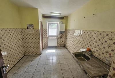 Apartament cu 4 camere decomandat în Micro IV - 7