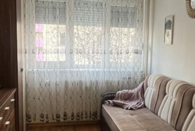 Apartament cu 2 camere nedecomandat în Tractorul - 4