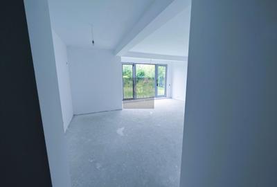 Duplex cu 4 camere cu Canalizare în Central - 9