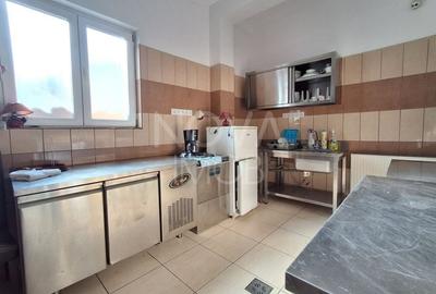 Casă individuală cu 8 camere cu Teren 214 Mp în Nord - 14