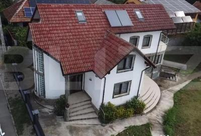 Casă cu 4 camere cu Teren 3300 Mp în Debarcader - 1