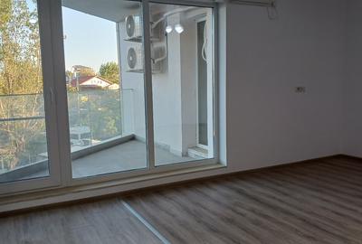Apartament cu 4 camere semidecomandat, mobilat în Parcul Carol - 3
