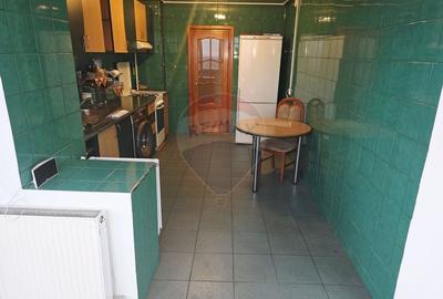 Apartament cu 2 camere de vanzare in zona 1 Mai - 27