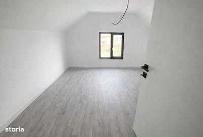 Casă cu 4 camere în Păcurari