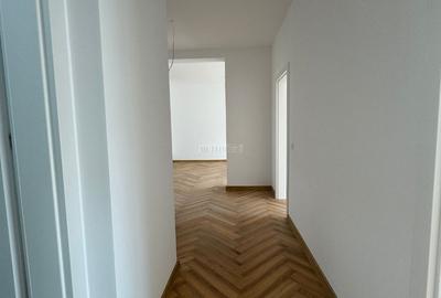 Penthouse cu 3 camere decomandat în Torontalului - 12