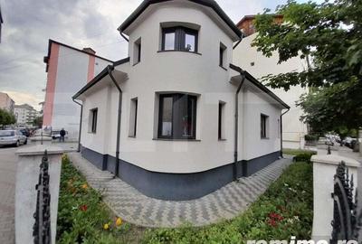 Casă cu 5 camere cu Teren 437 Mp în Central - 19