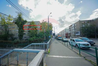 Apartament 3 camere, ultracentral, pod Decebal, et. 3, de vanzare - 1